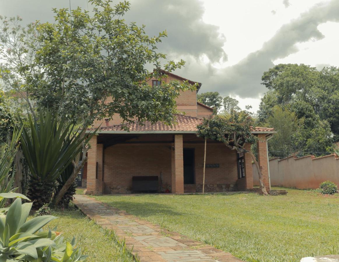 Em tiradentes, Minas Gerais, CASA TÍPICA E ESPAÇOSA EM TERRENO ARBORIZADO Tiradentes Exterior foto