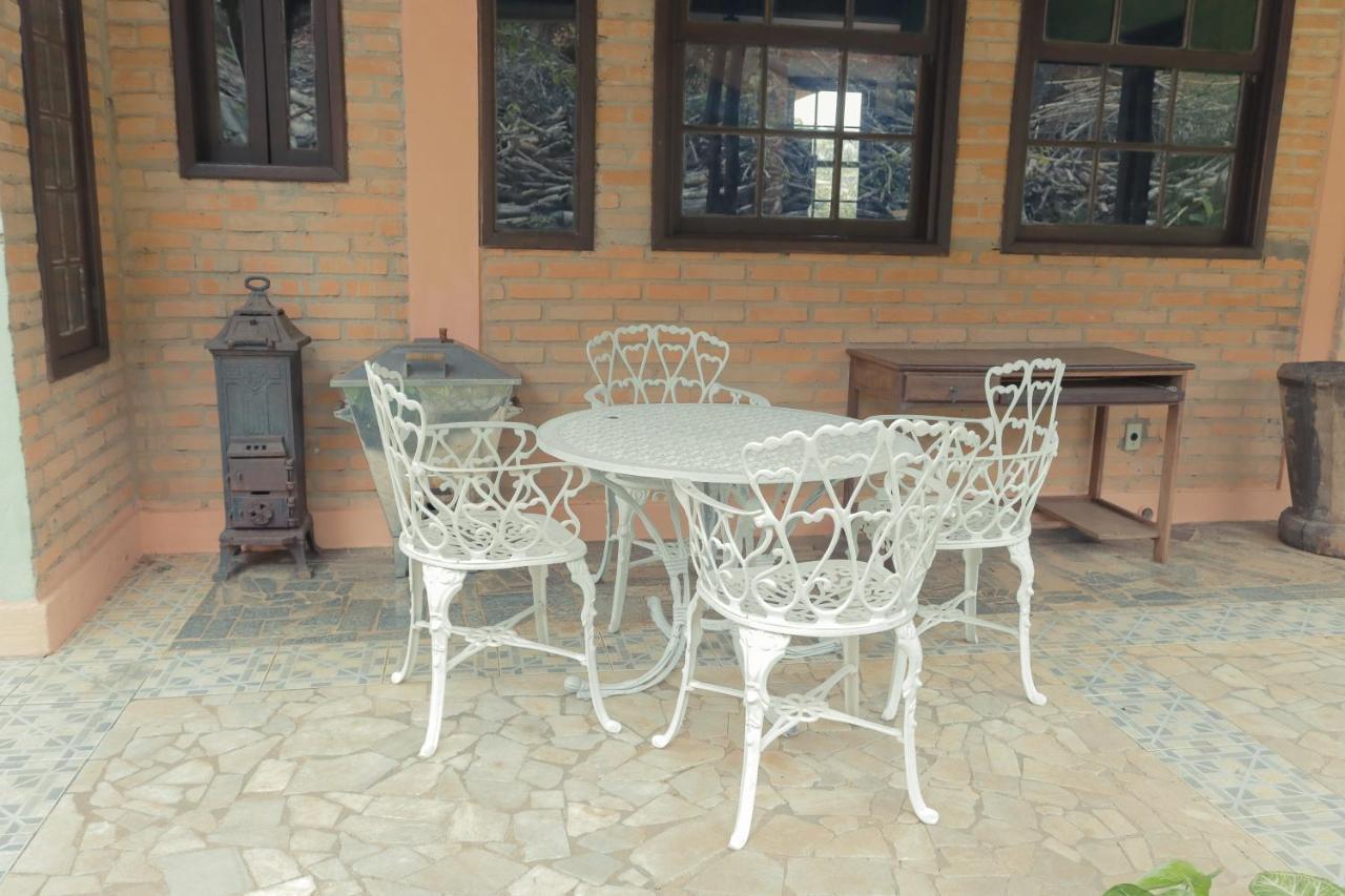 Em tiradentes, Minas Gerais, CASA TÍPICA E ESPAÇOSA EM TERRENO ARBORIZADO Tiradentes Exterior foto